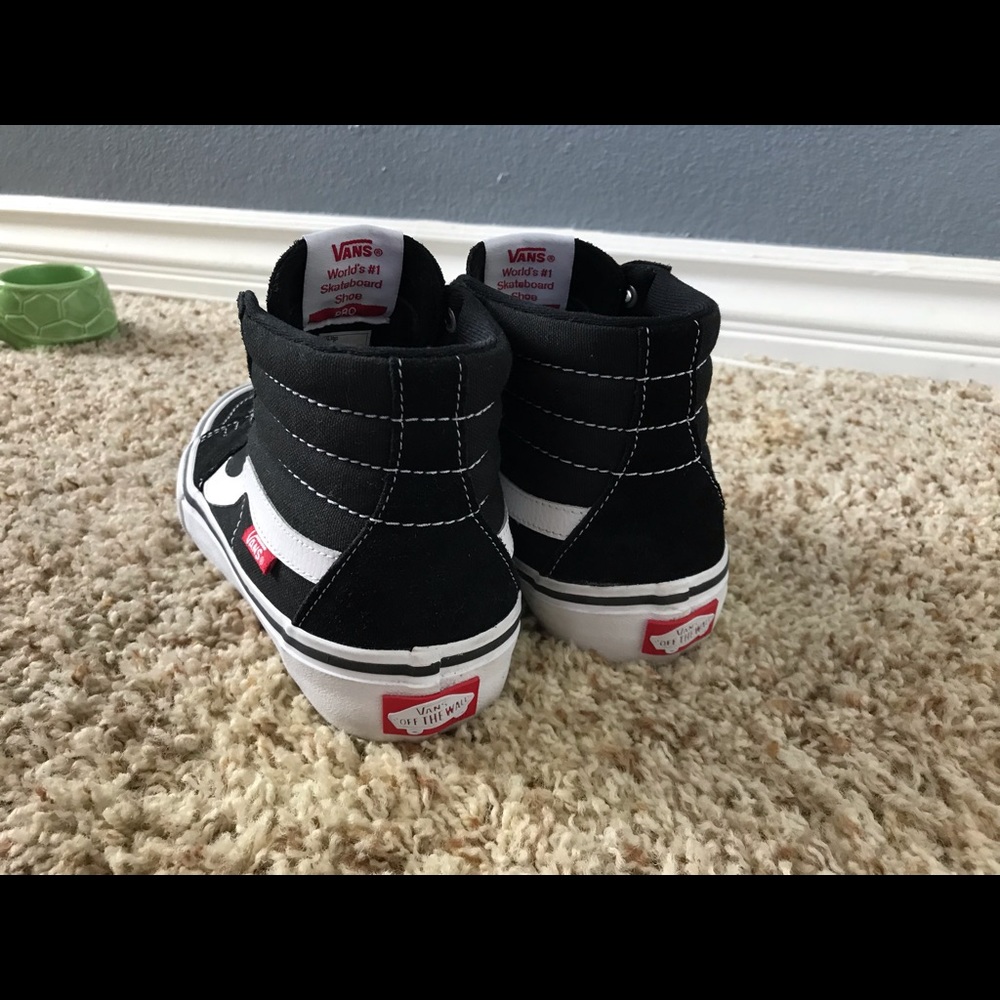 Vans - Picture 3 of 5